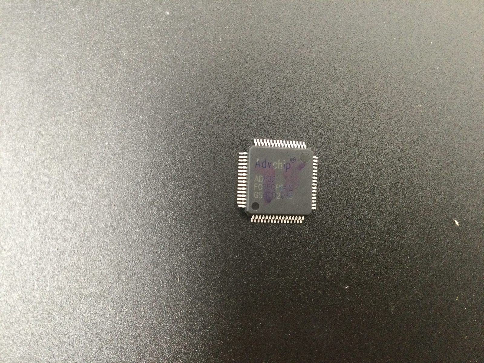 ADP32F035QP64S