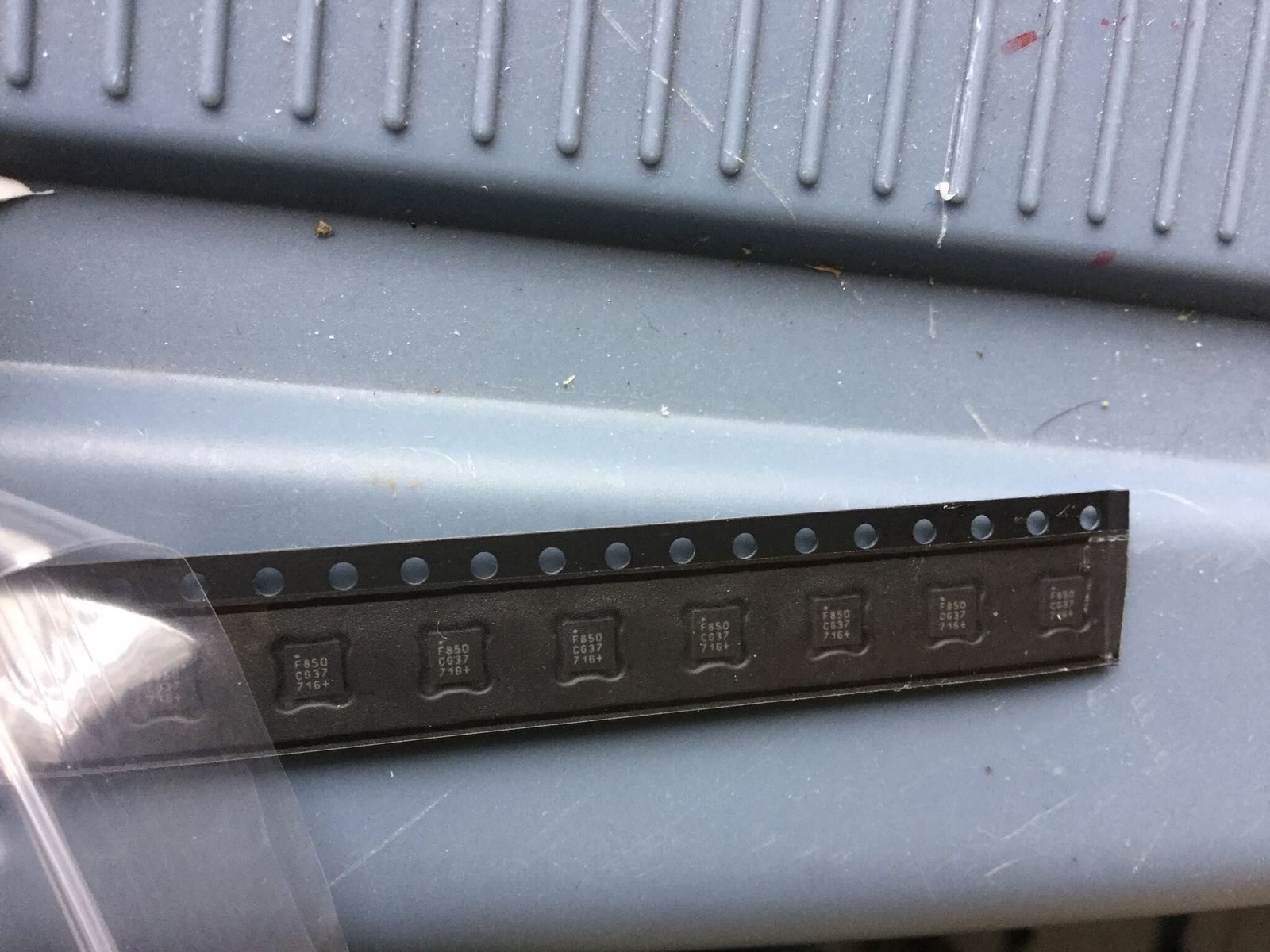 C8051F850-C-GM