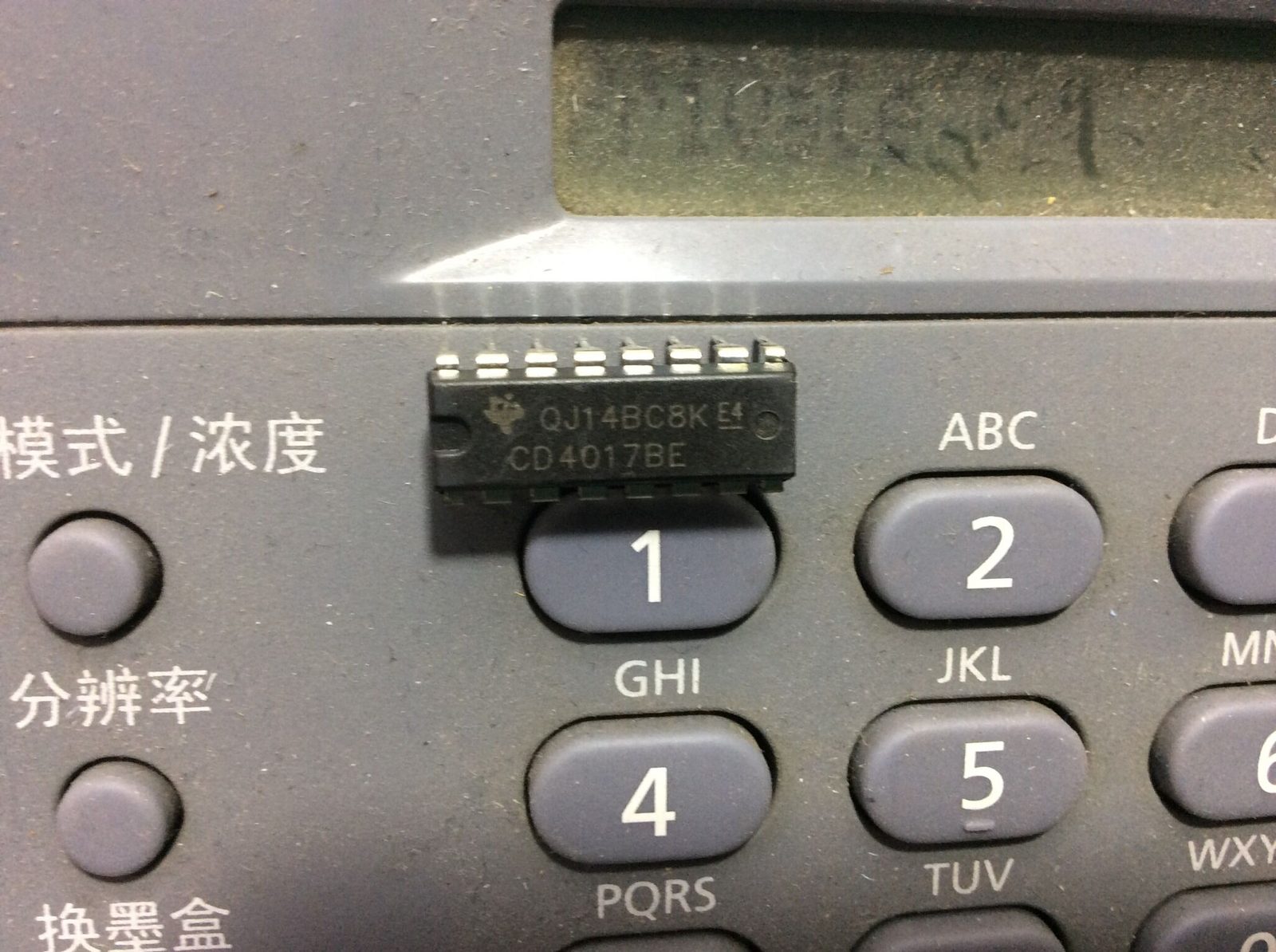 CD4017BE