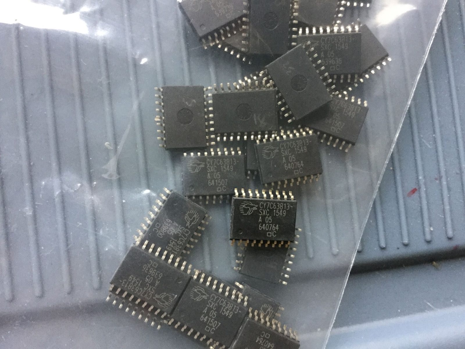 CY7C63813-SXC