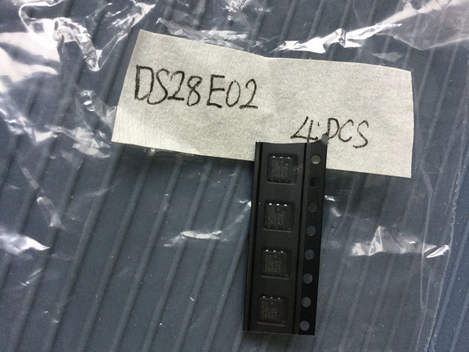 ds28e02