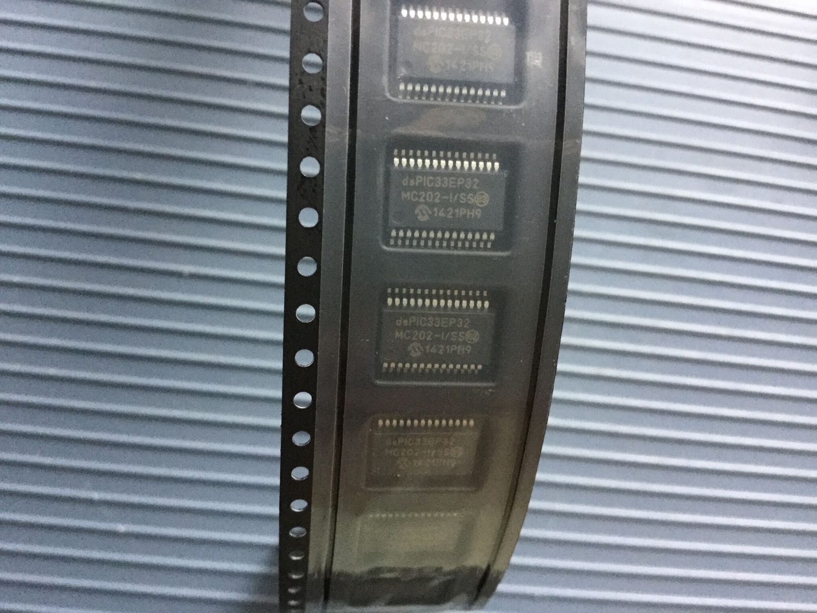DSPIC33EP32MC202-I-SS
