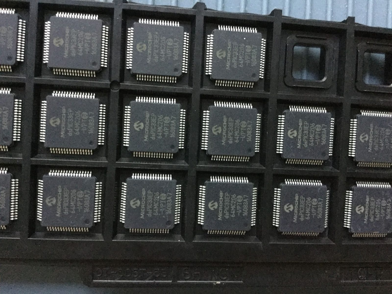 DSPIC33EP64MC206-I-PT
