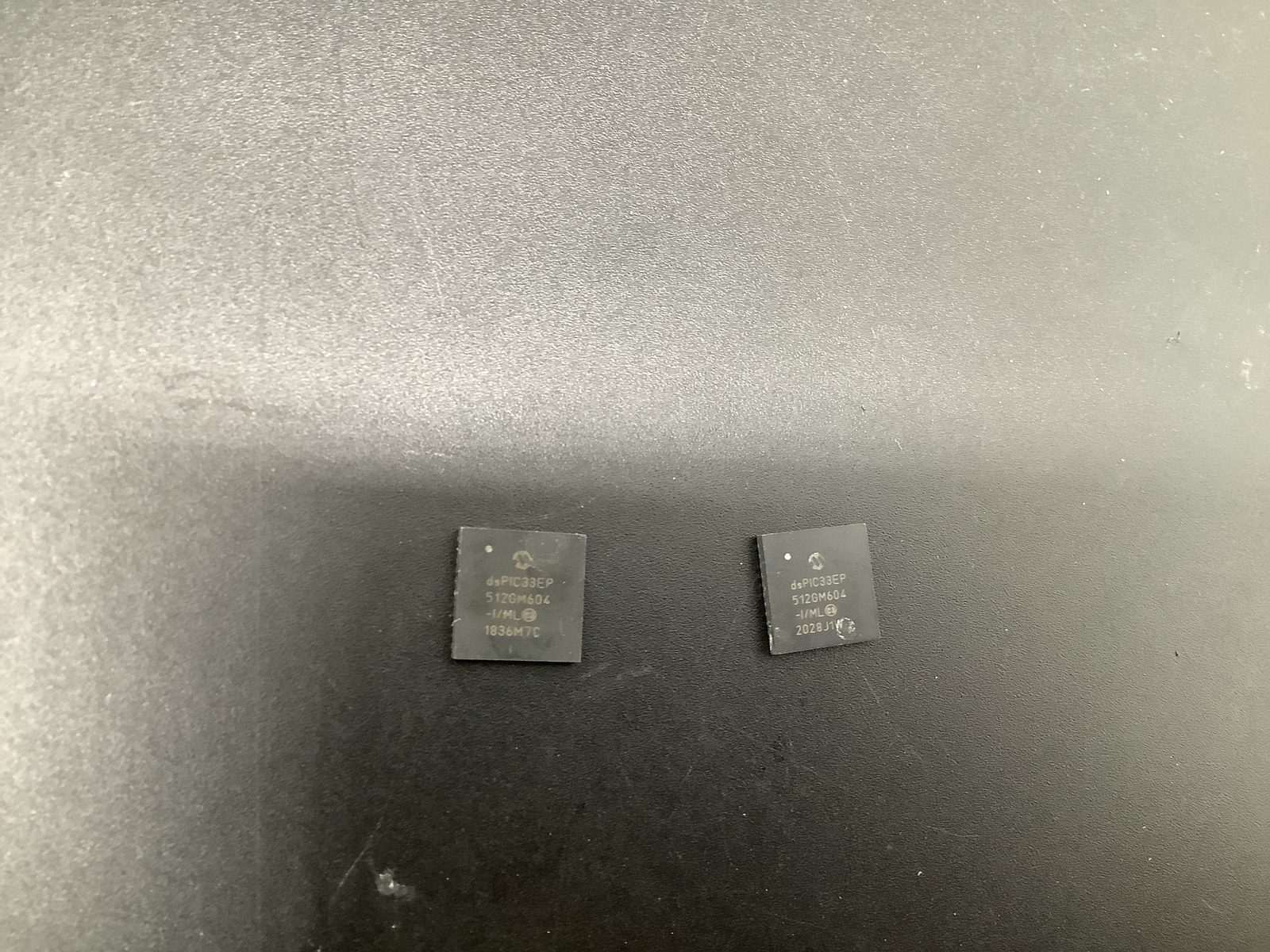 DSPIC33EP512GM604