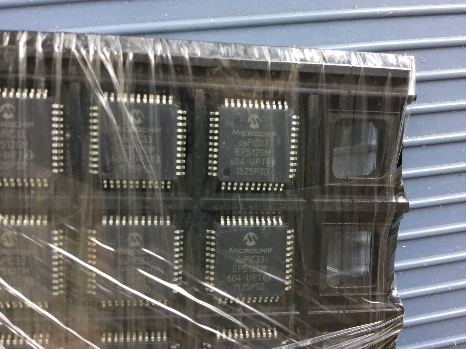 dsPIC33EP512GM604-I