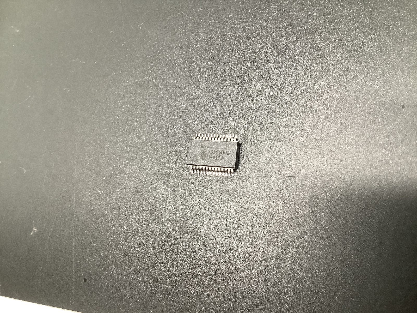 DSPIC33EV32GM102
