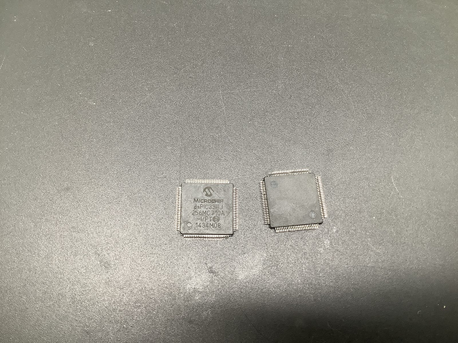 DSPIC33FJ256MC710A-I/PT