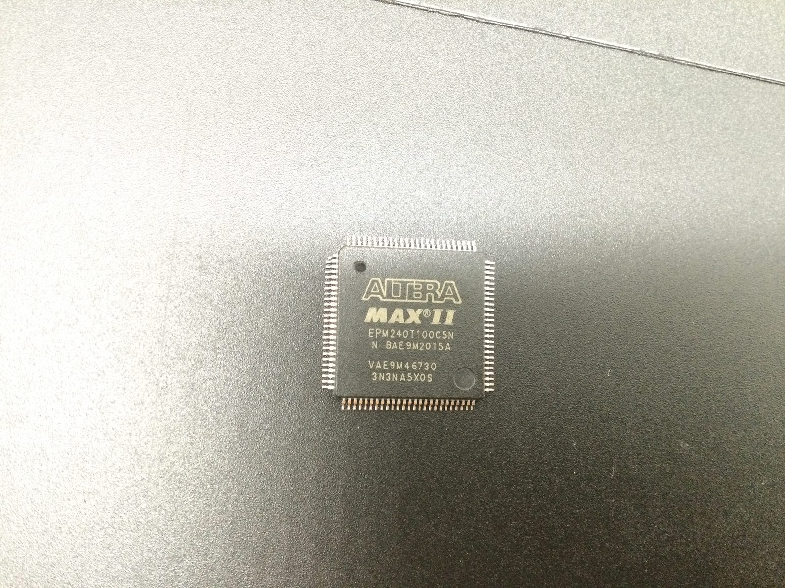 EPM240T100C5N