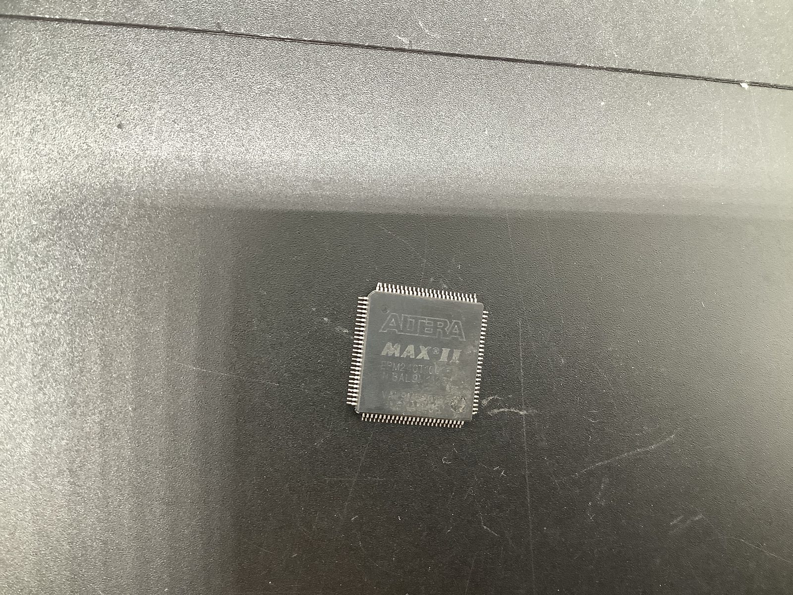 EPM240T100C5N