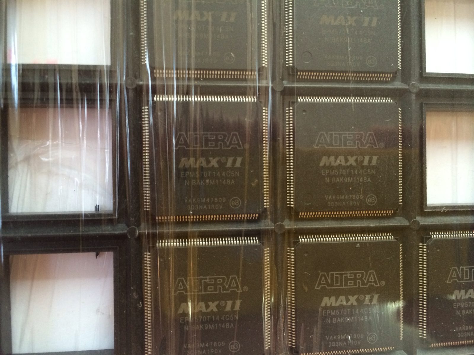 epm570t144c5
