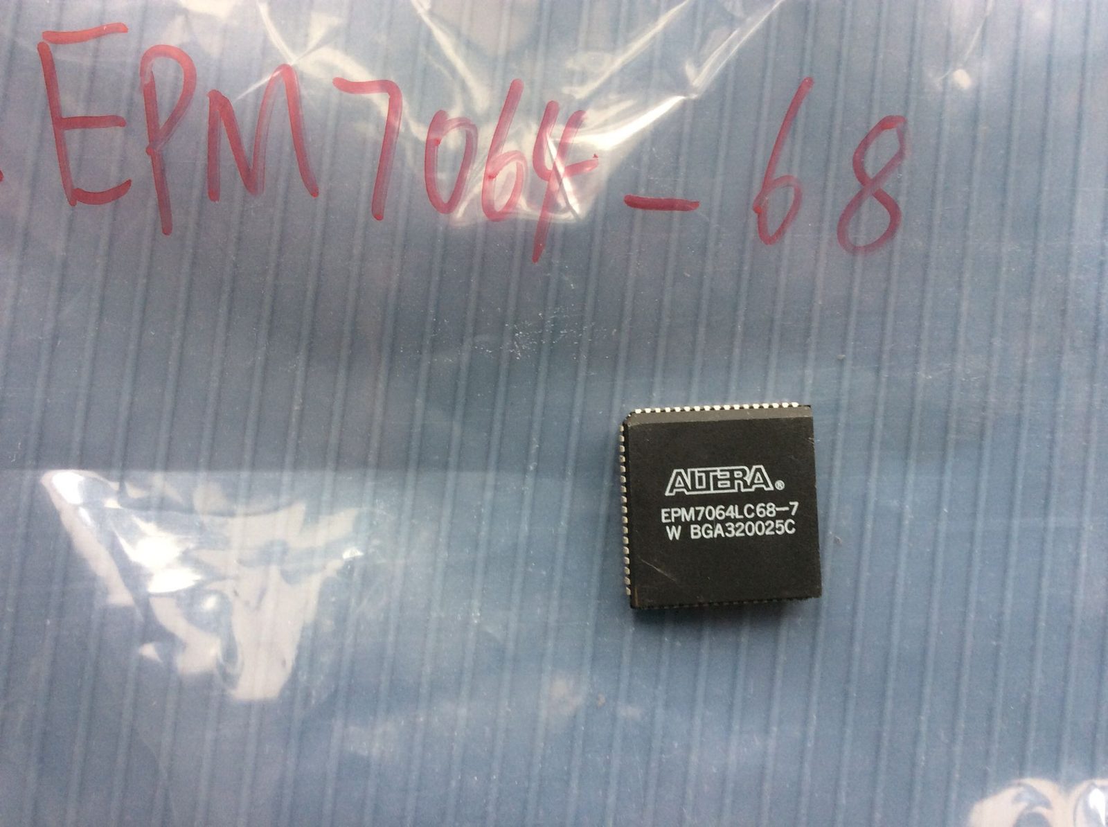 EPM7064LC68