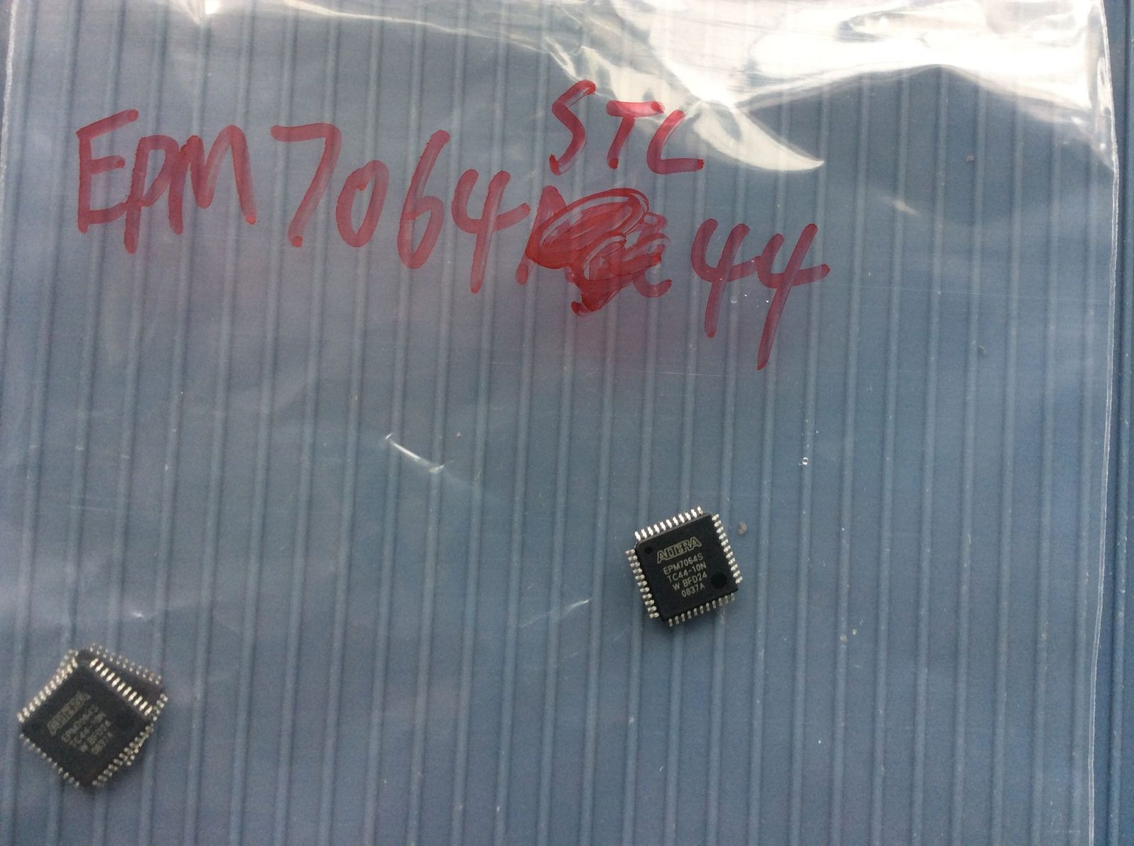 EPM7064STC44