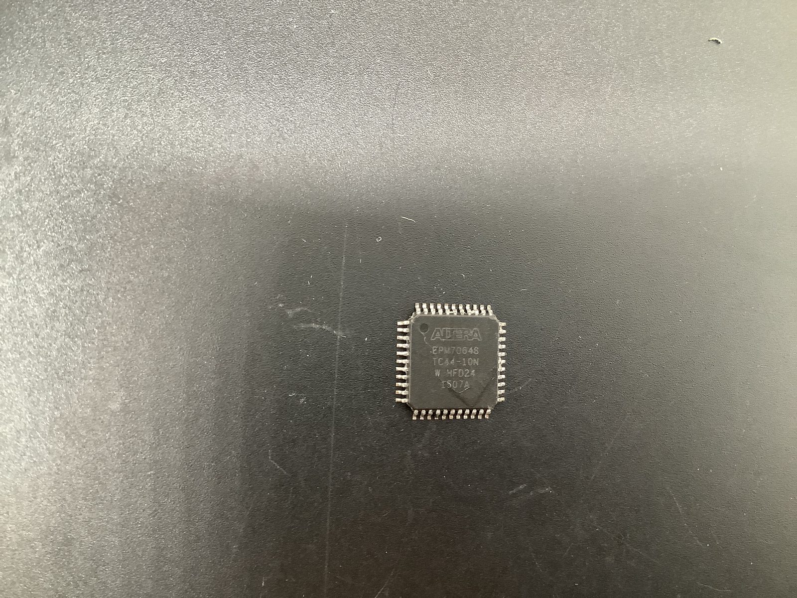 EPM7064STC44-10N