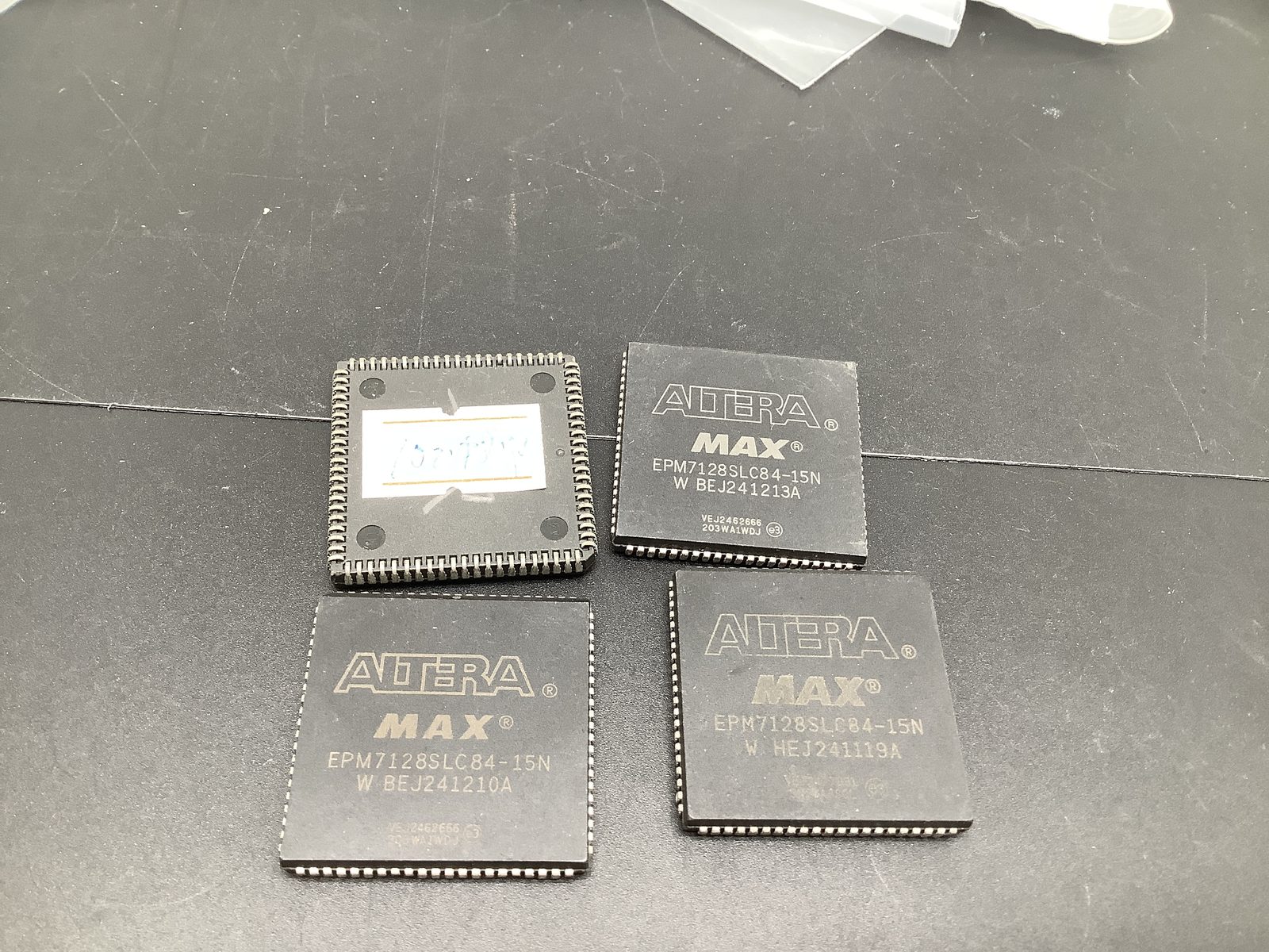 EPM7128SLC84-15NW