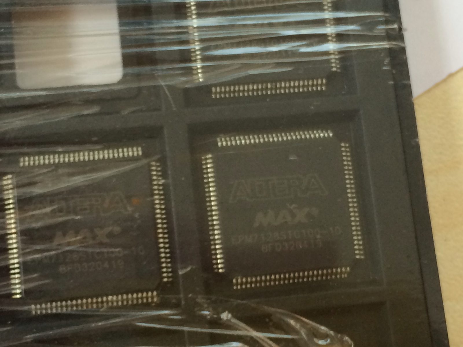 epm7128stc100