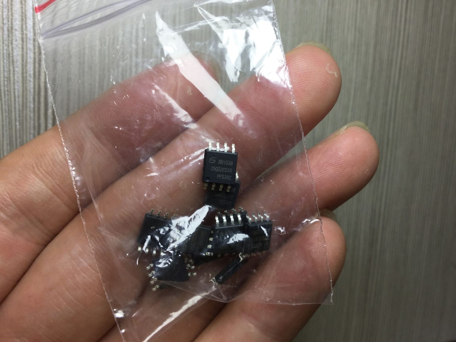 gd25q32c