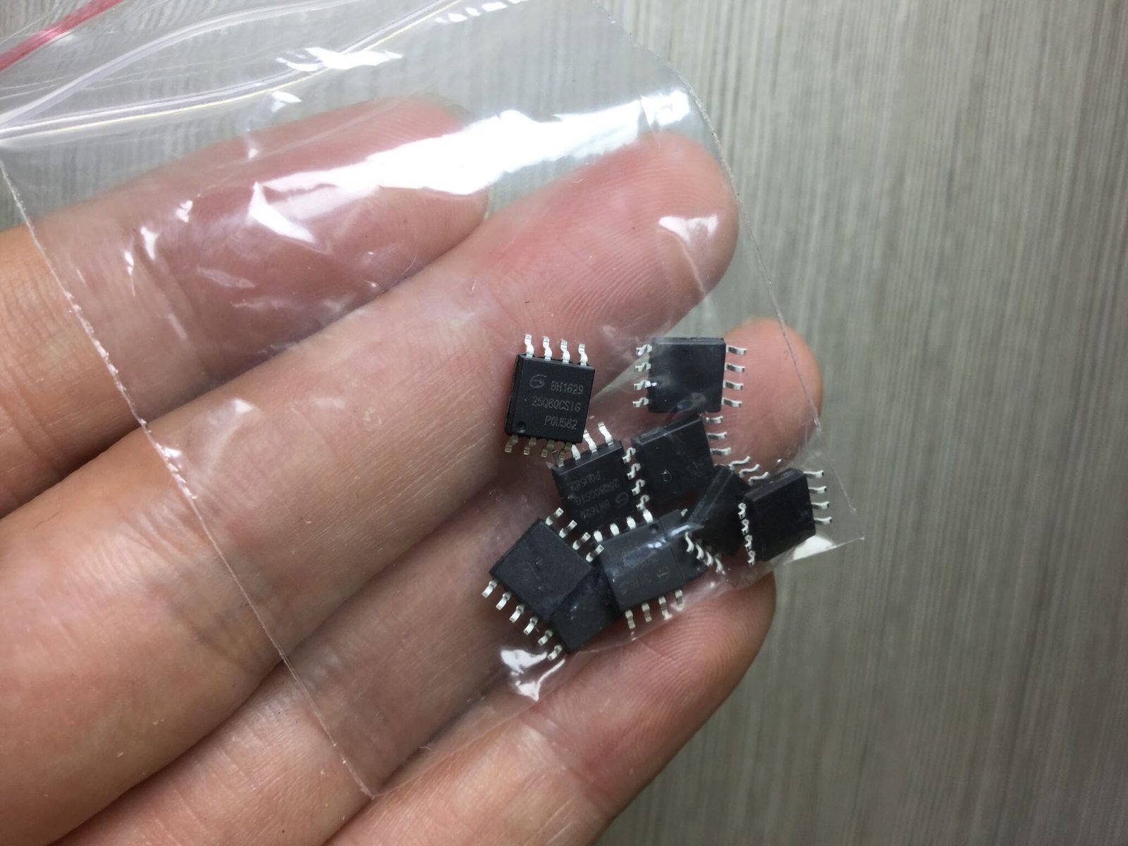gd25q80c