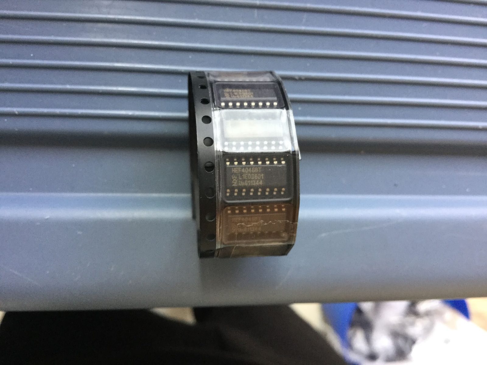 hef4046bt