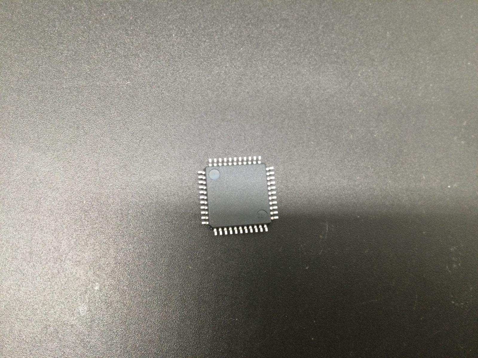 IAP15W4K61S4-30I-LQFP44