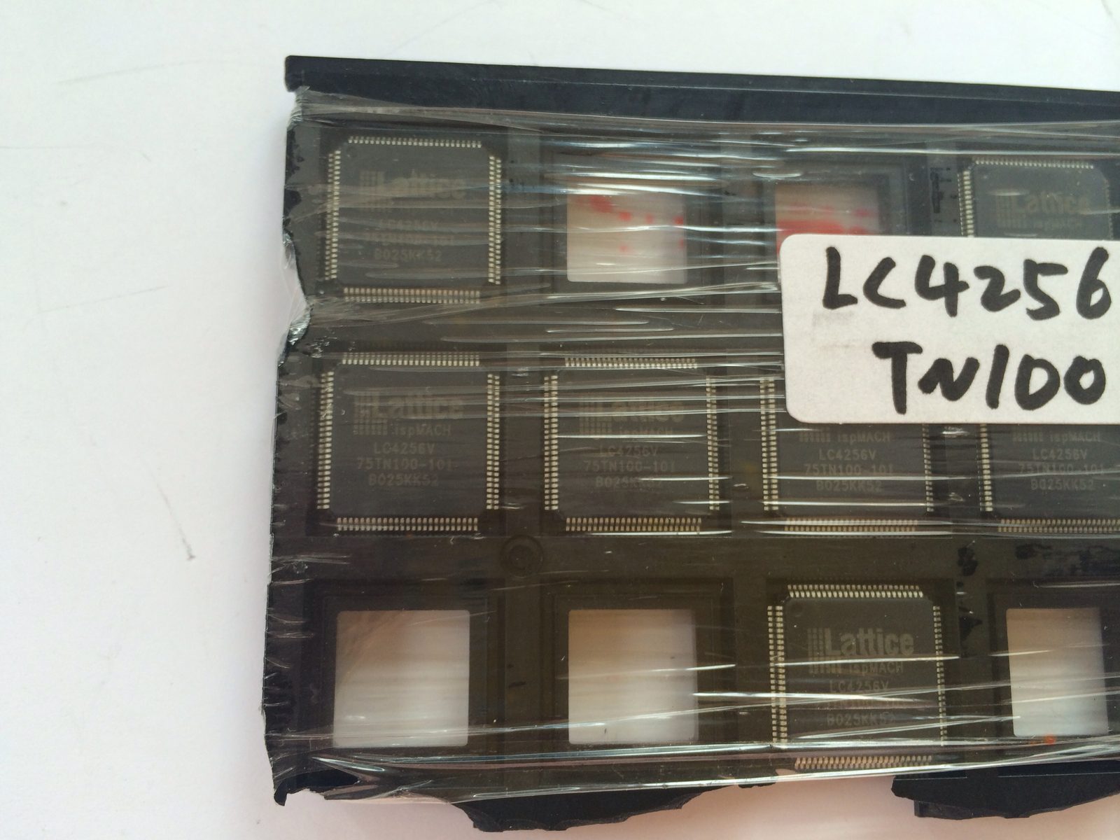lc4256v-tn100