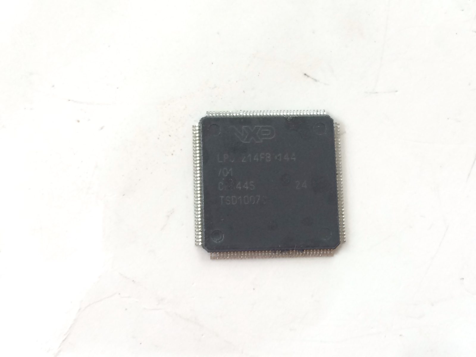 lpc2214fbd144