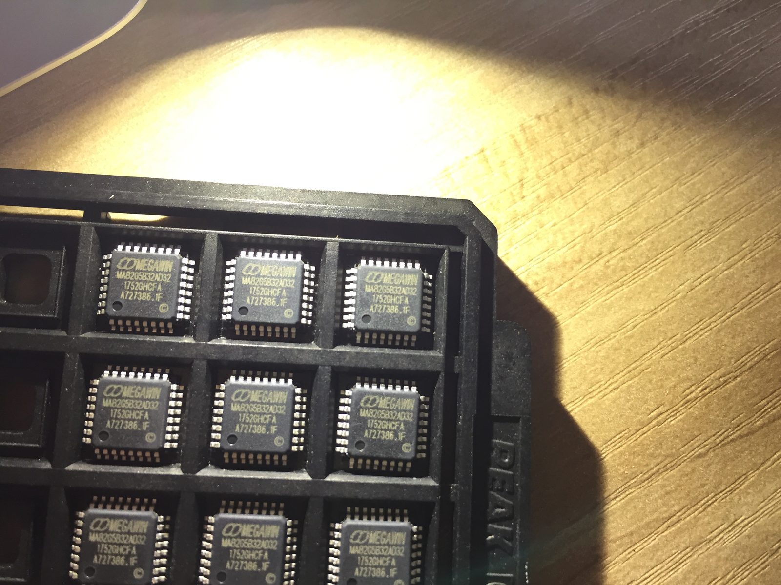 MA82G5B32AD32-QFP32