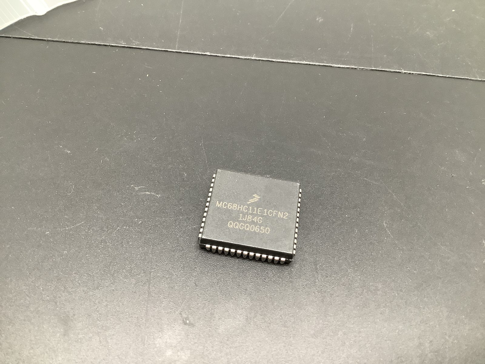 MC68HC11E1CFN2