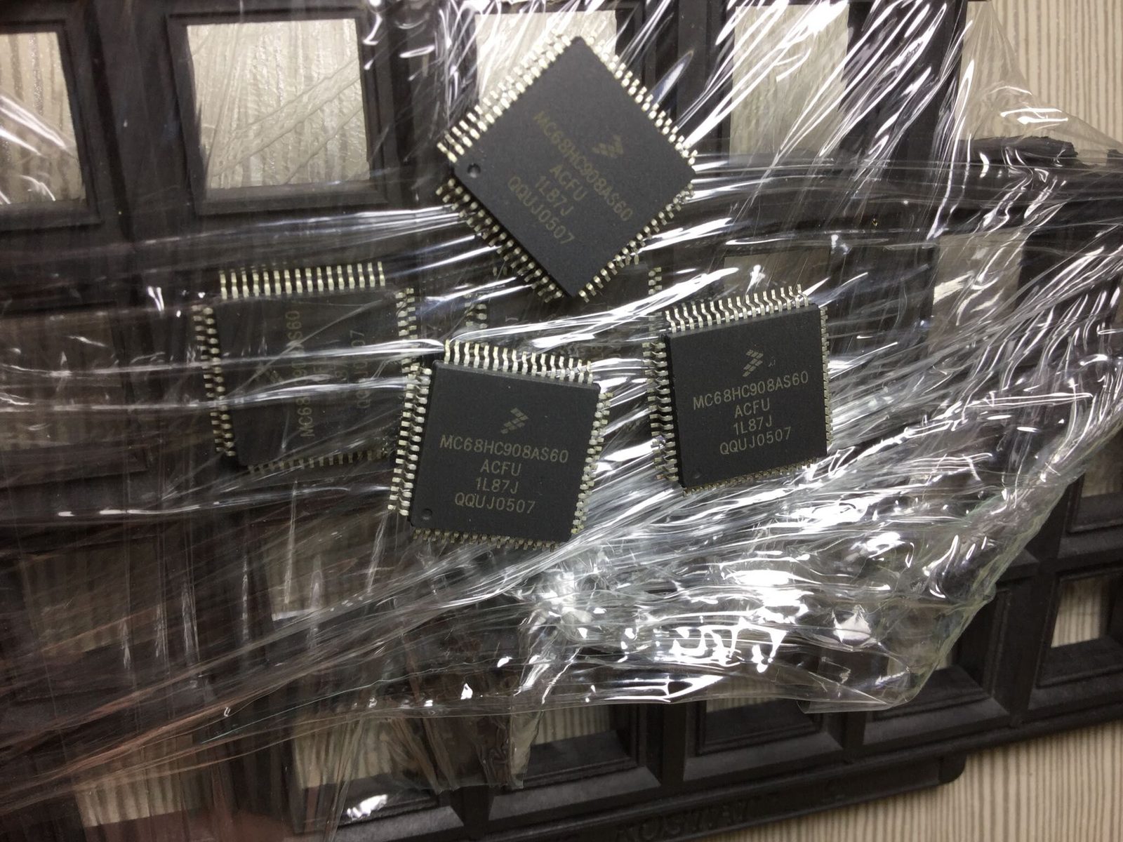MC68HC908AS60ACFU