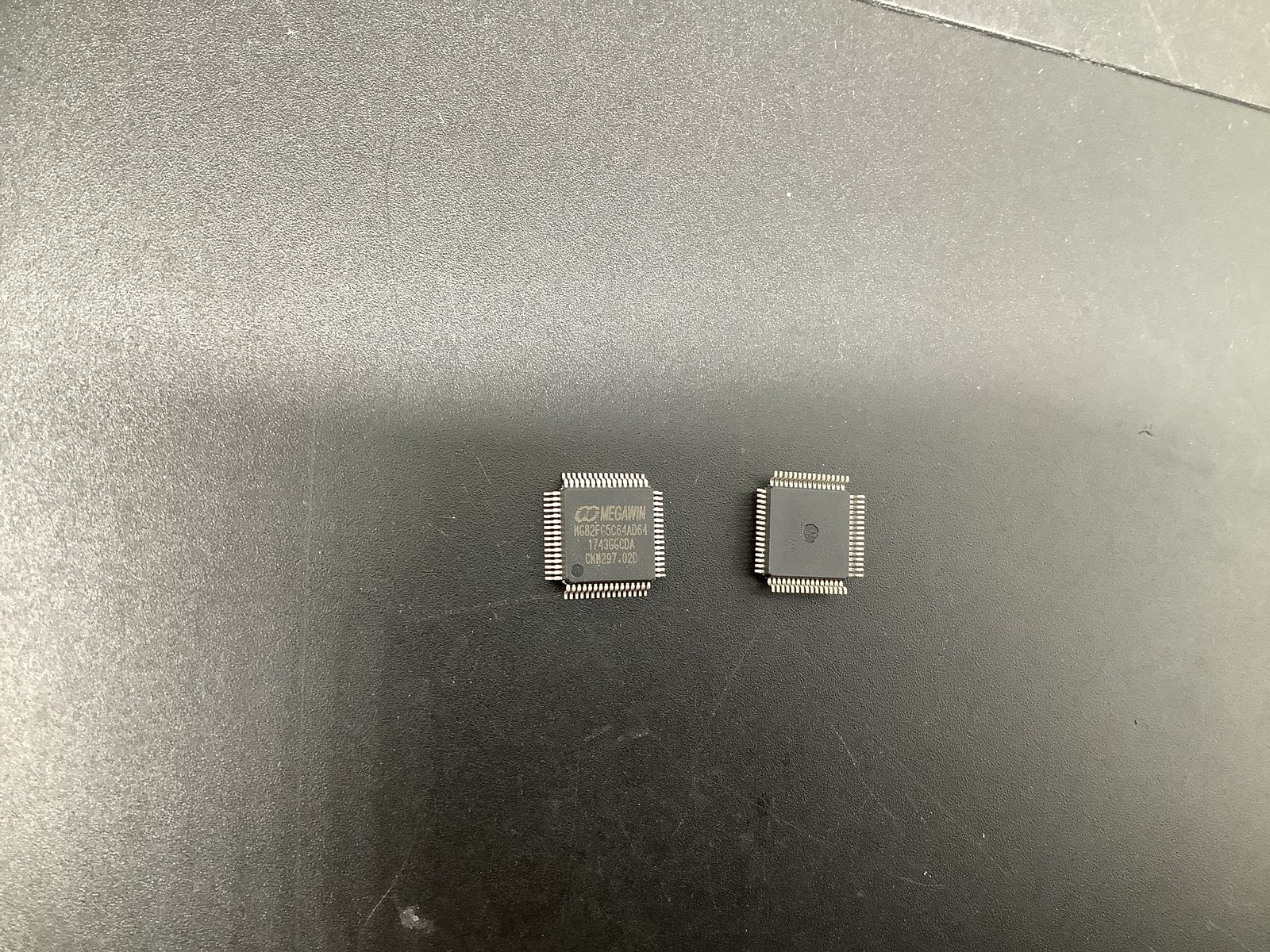 MG82FG5C64AD64