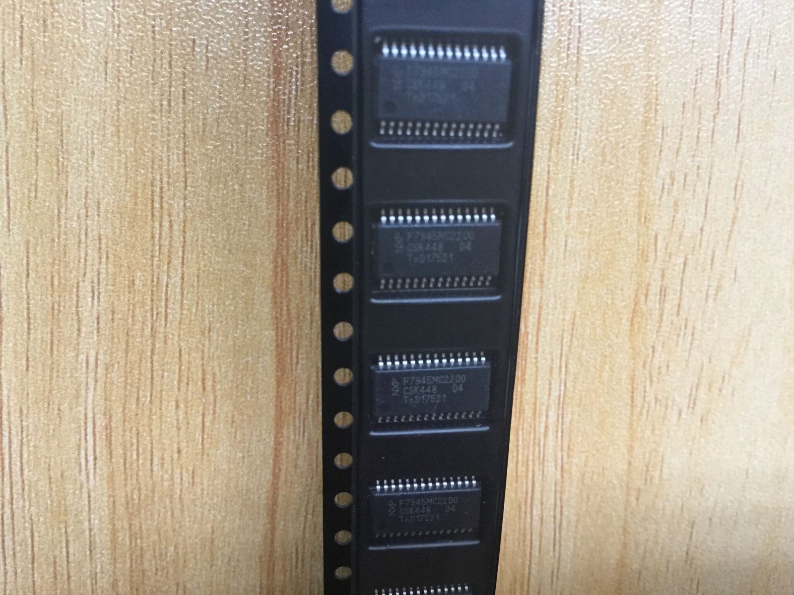 PCF7945ATT-M1AC2200