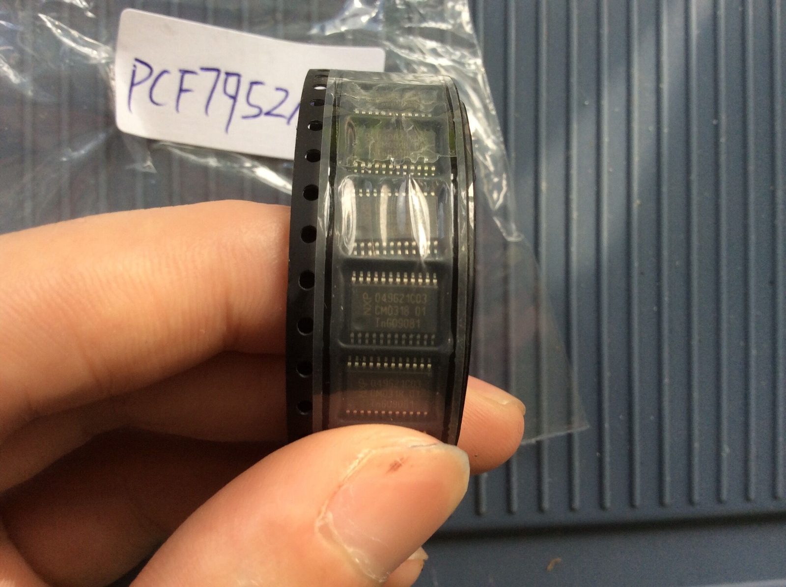 PCF7952ATTC1CC12