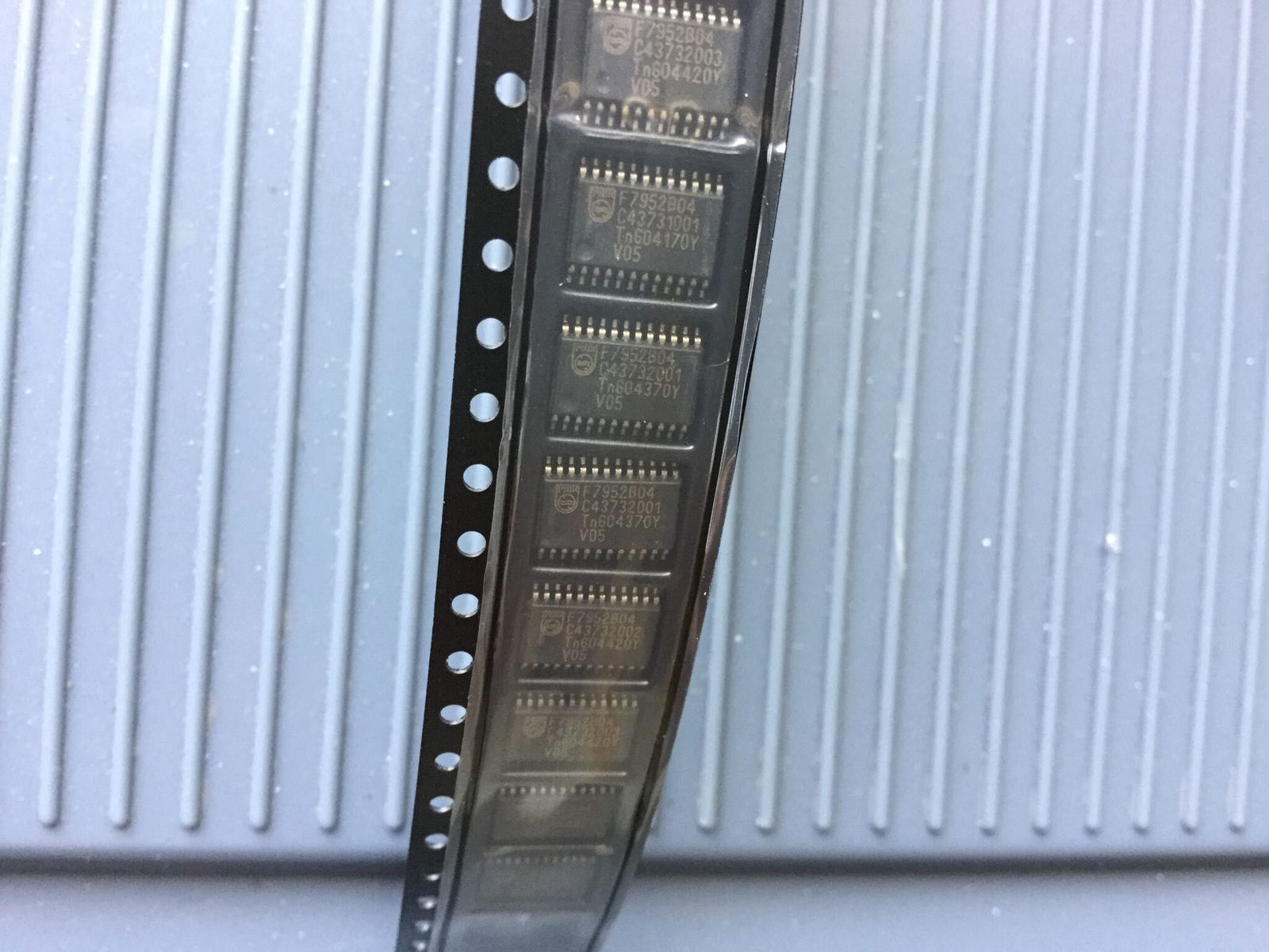 pcf7952b04