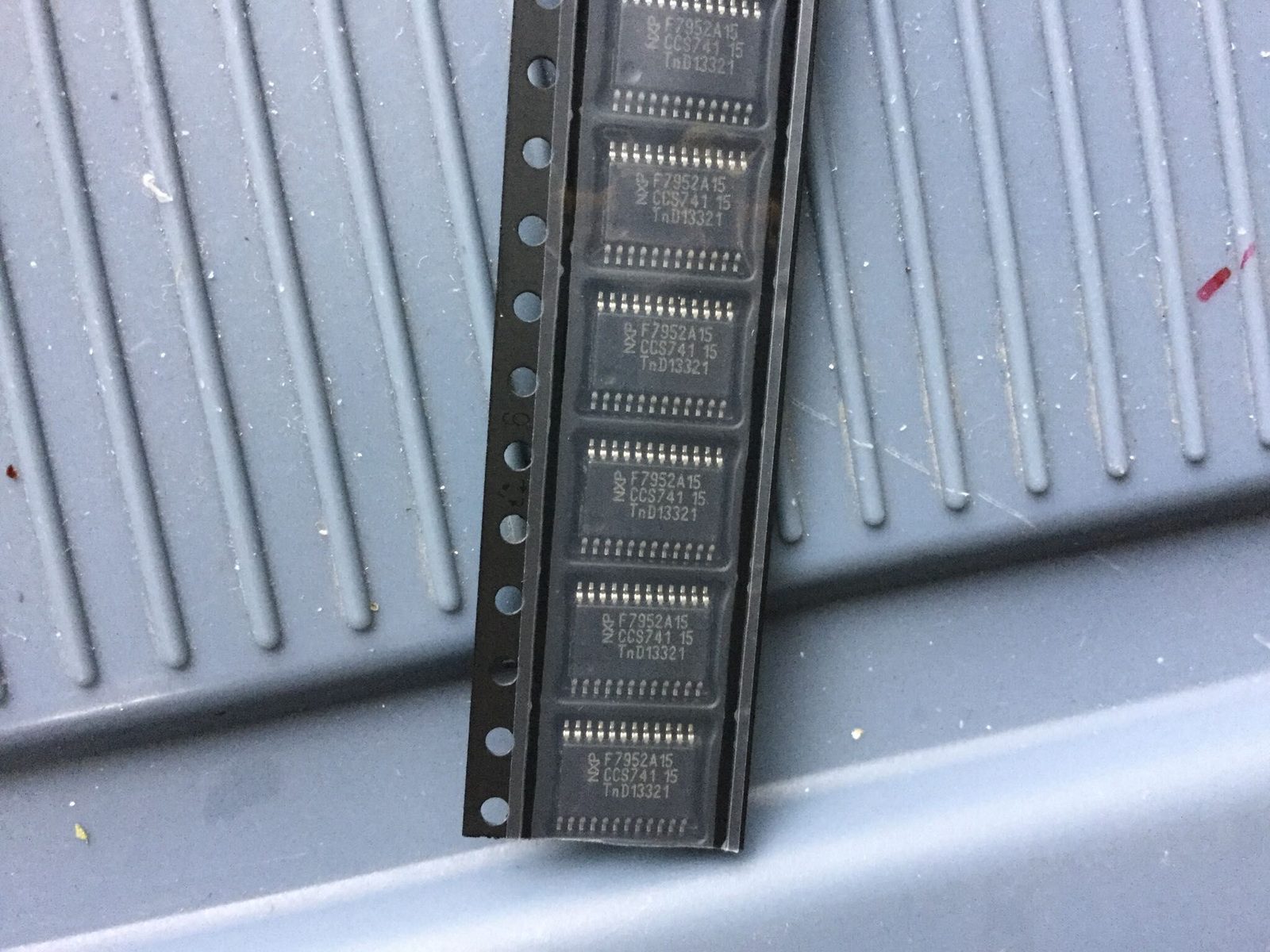 PCF7952ETT-M1CC16
