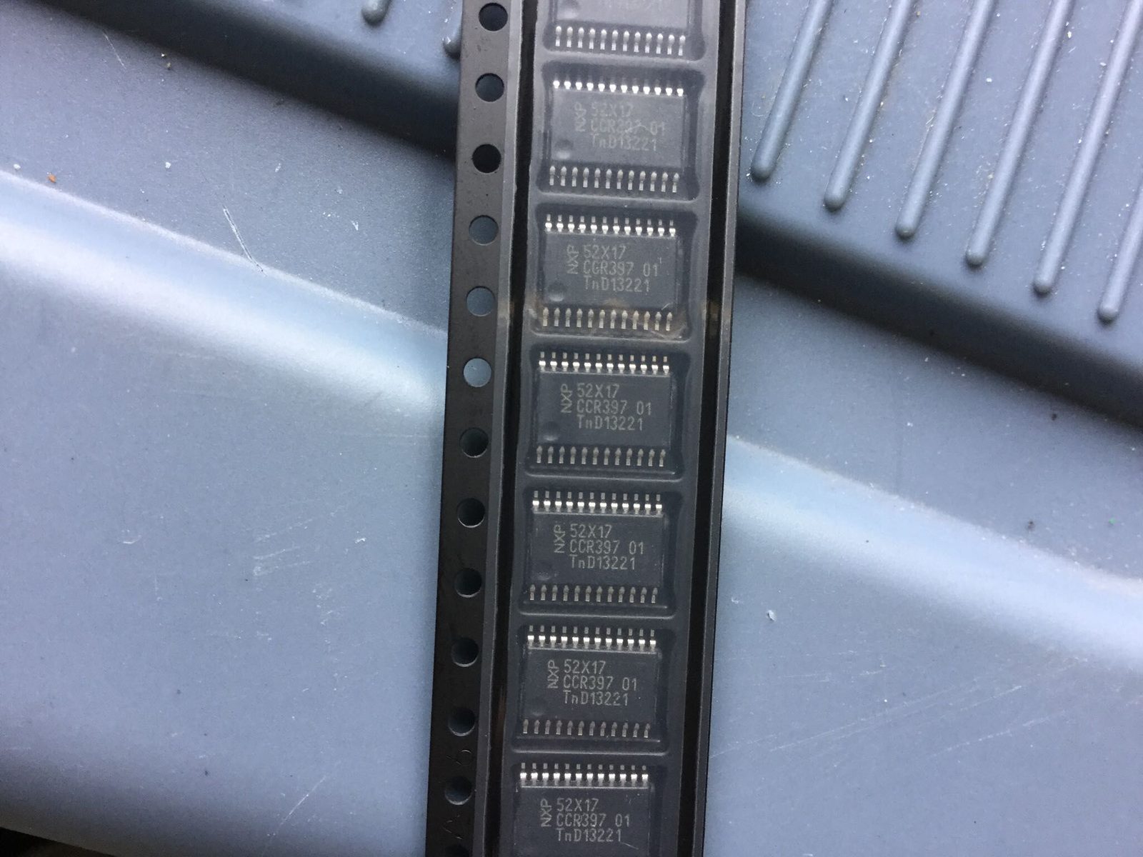 PCF7952XTT