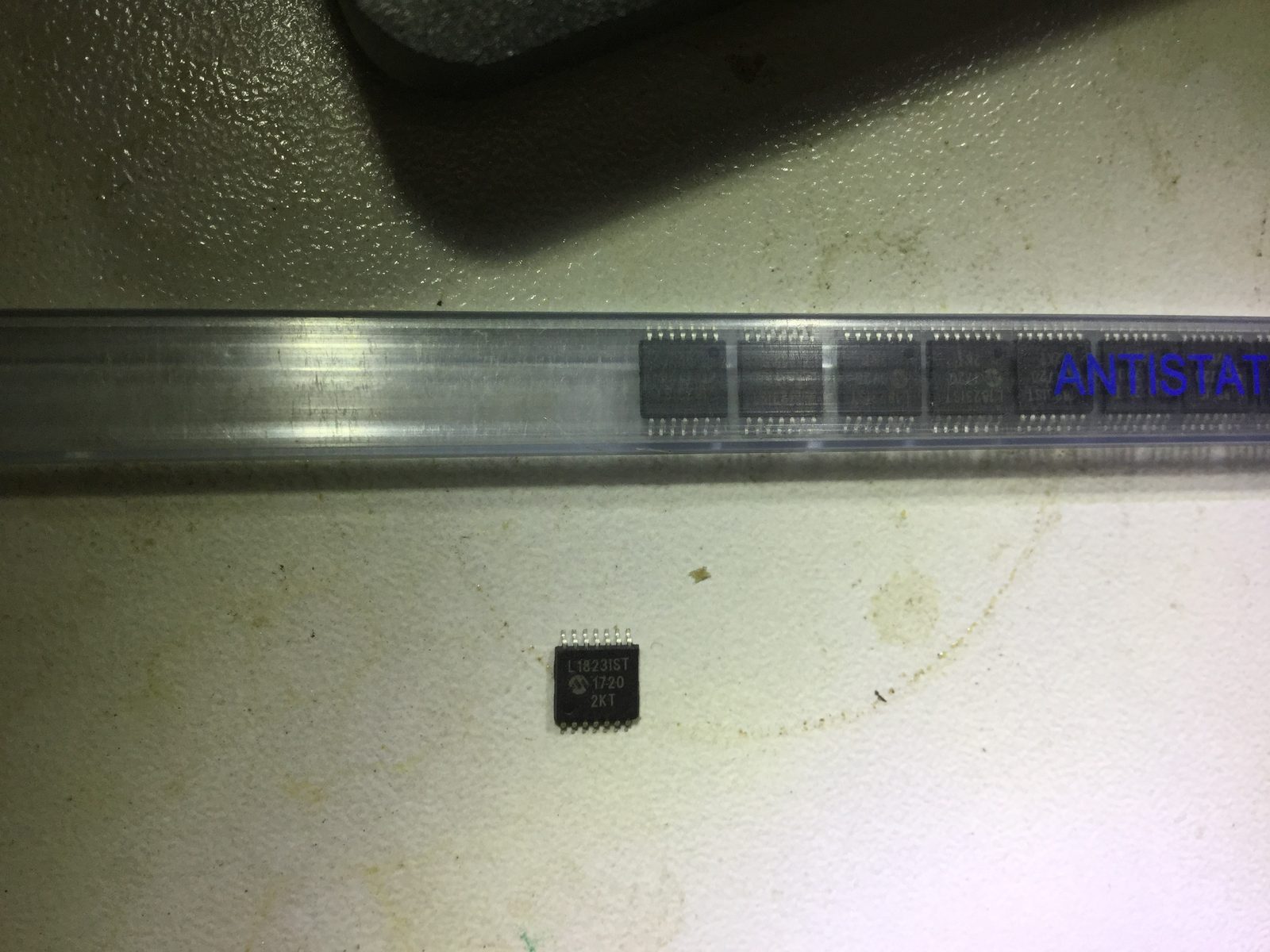 PIC16LF1824-i-sl