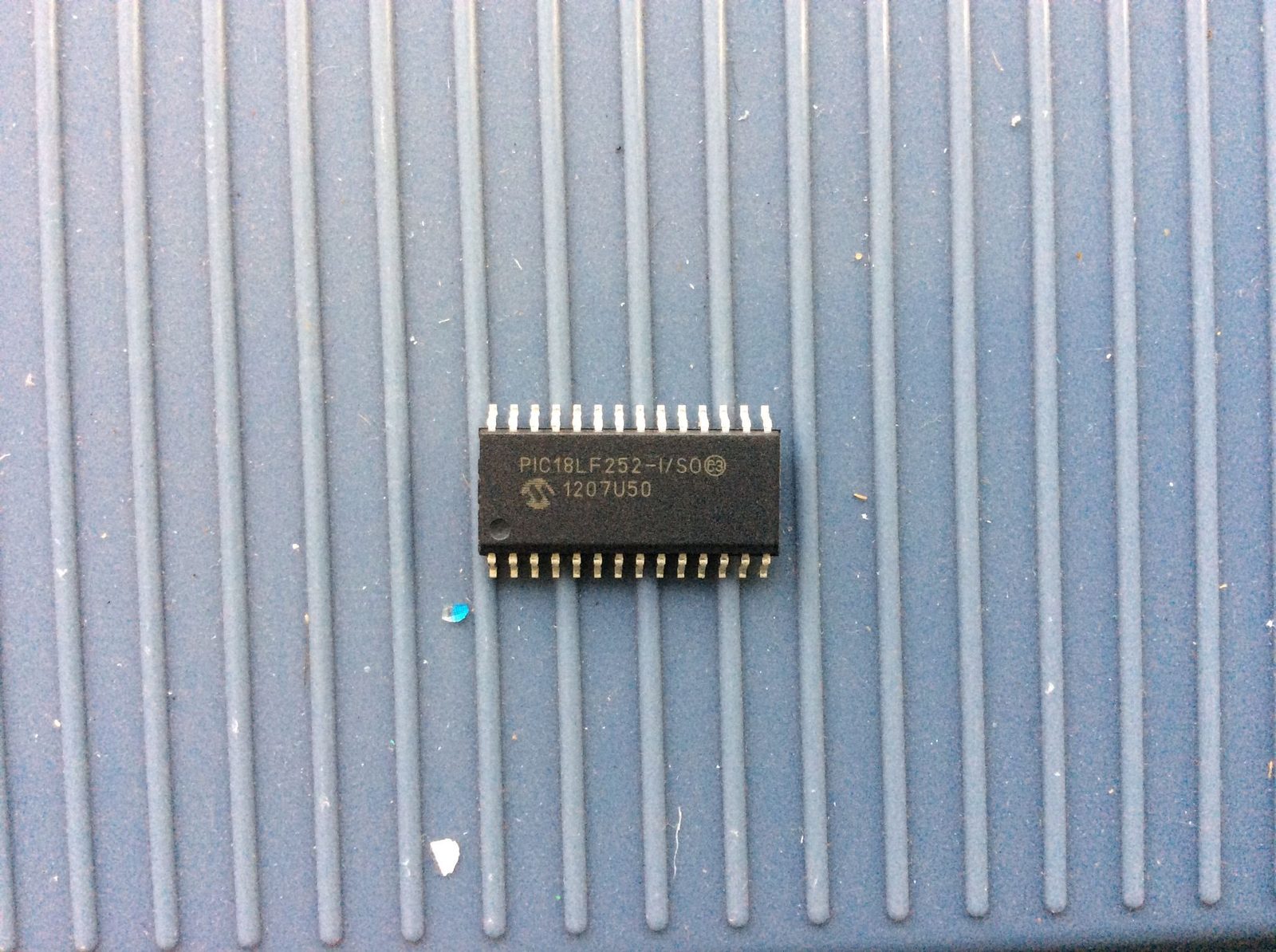 PIC18LF252