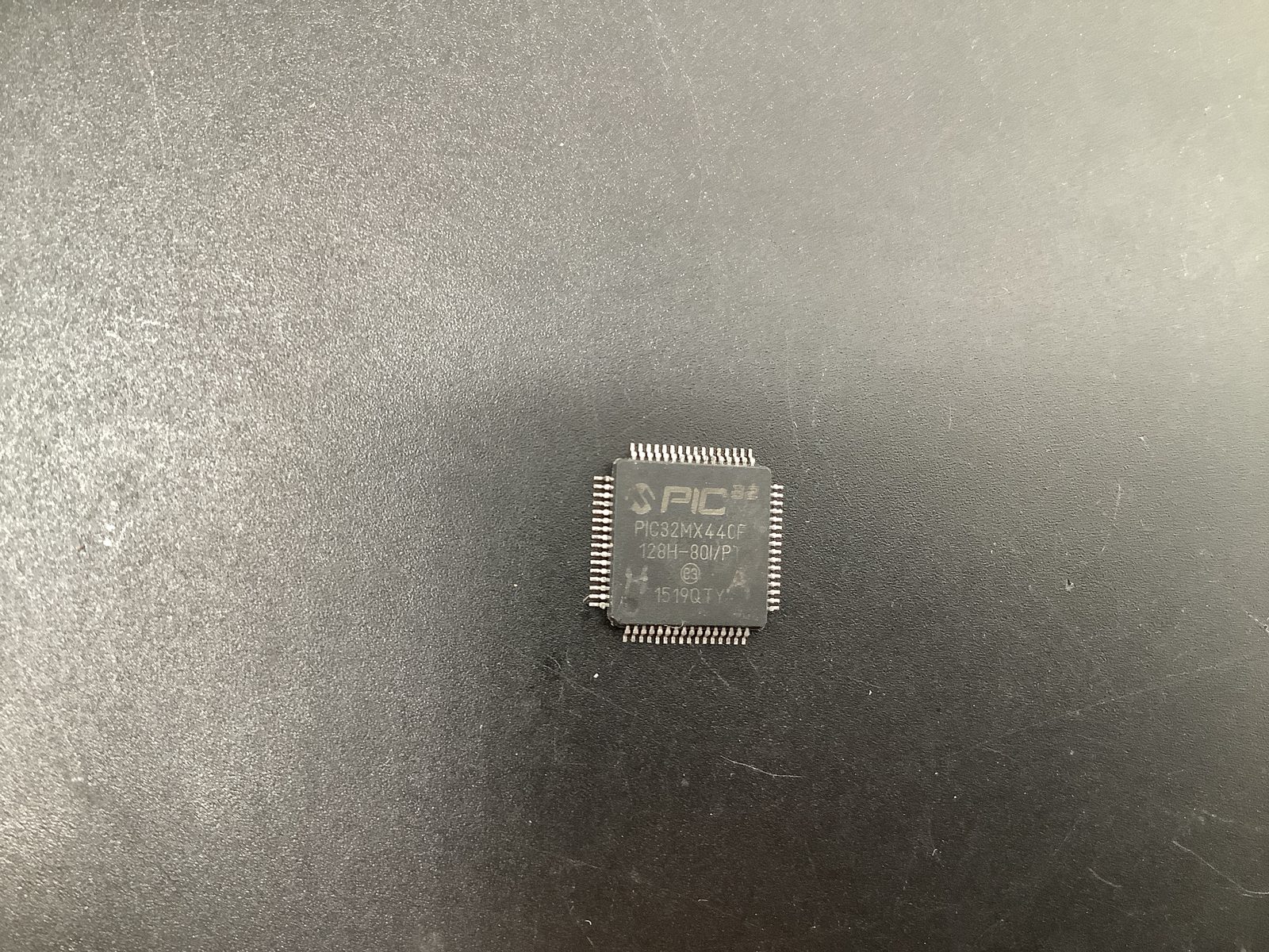 PIC32MX440F128H-80I/PT