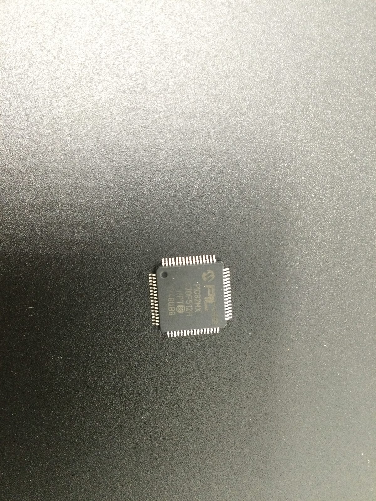 PIC32MX575F512L-80I-PF