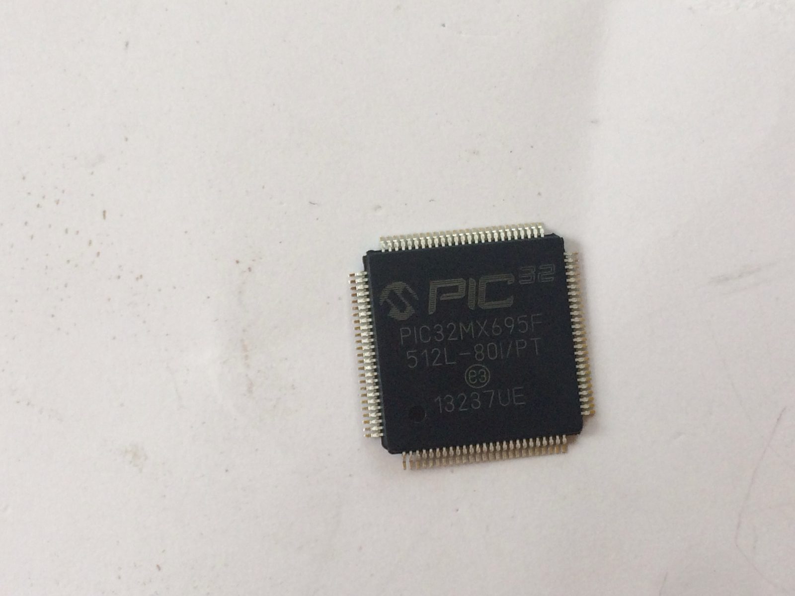 pic32mx695f512l-80i/pt
