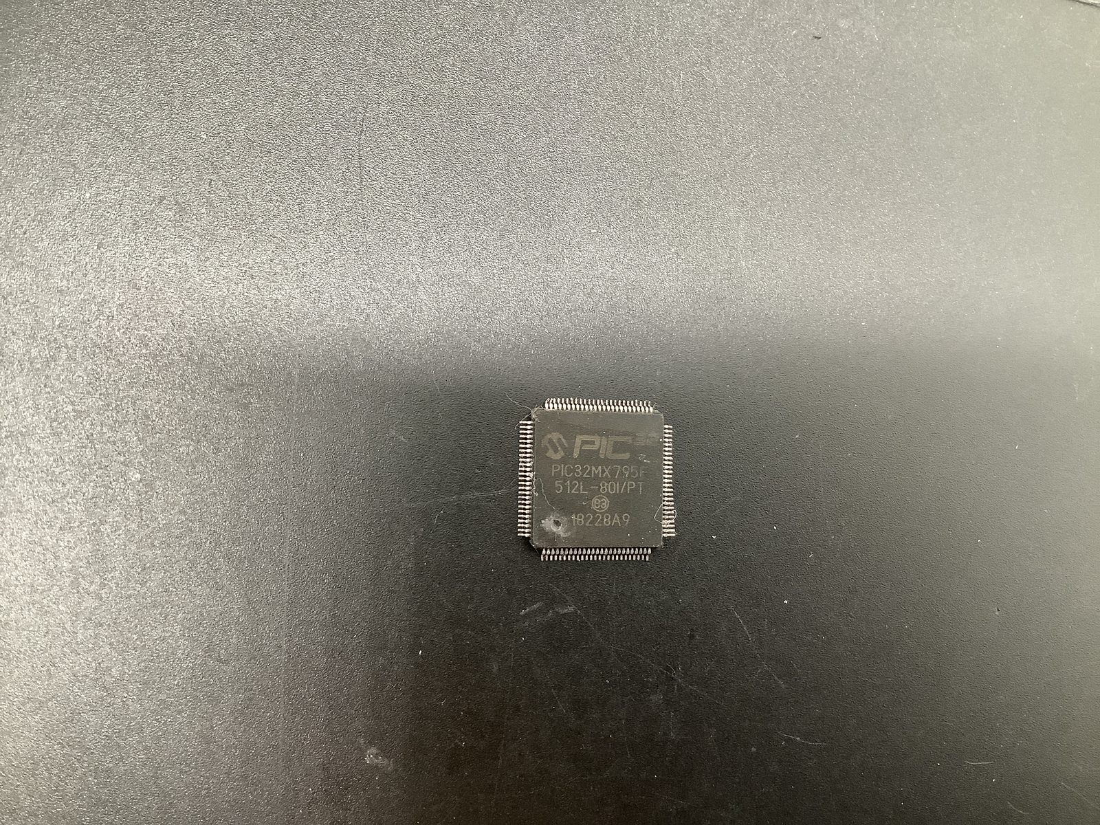 PIC32MX795F512L-80I/PT