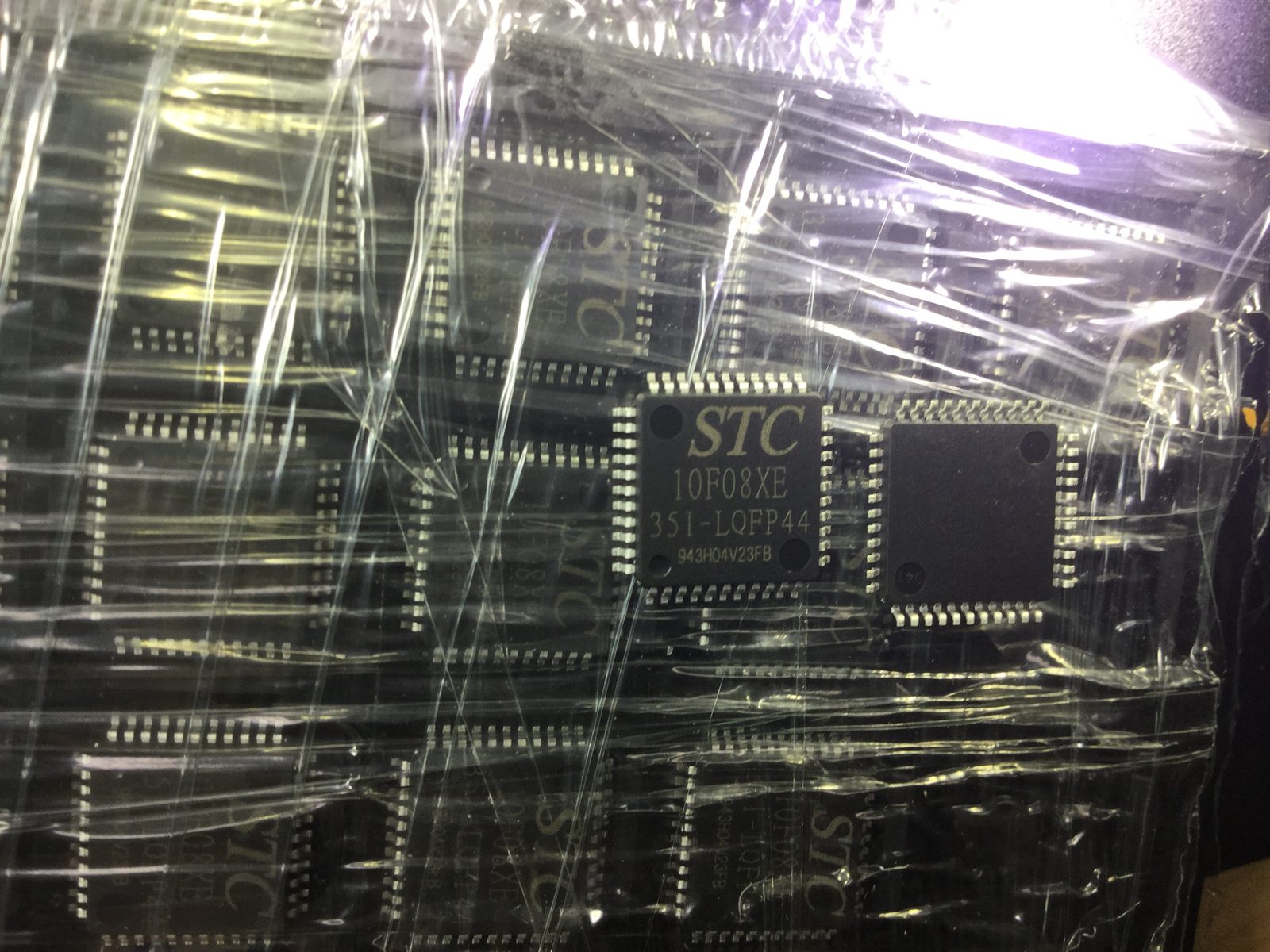STC10F08XE-35I-LQFP44