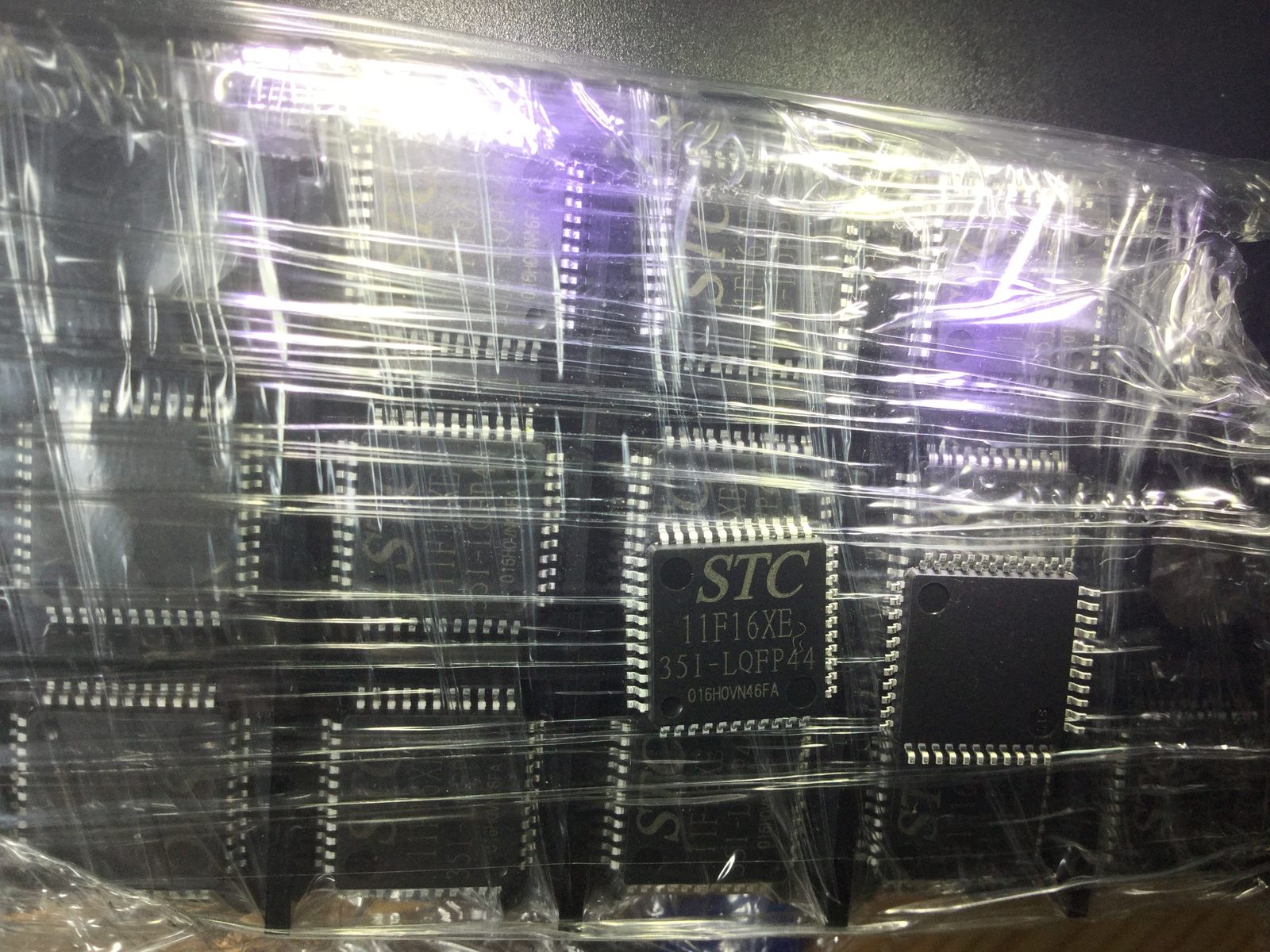STC11F16XE-35I-LQFP44