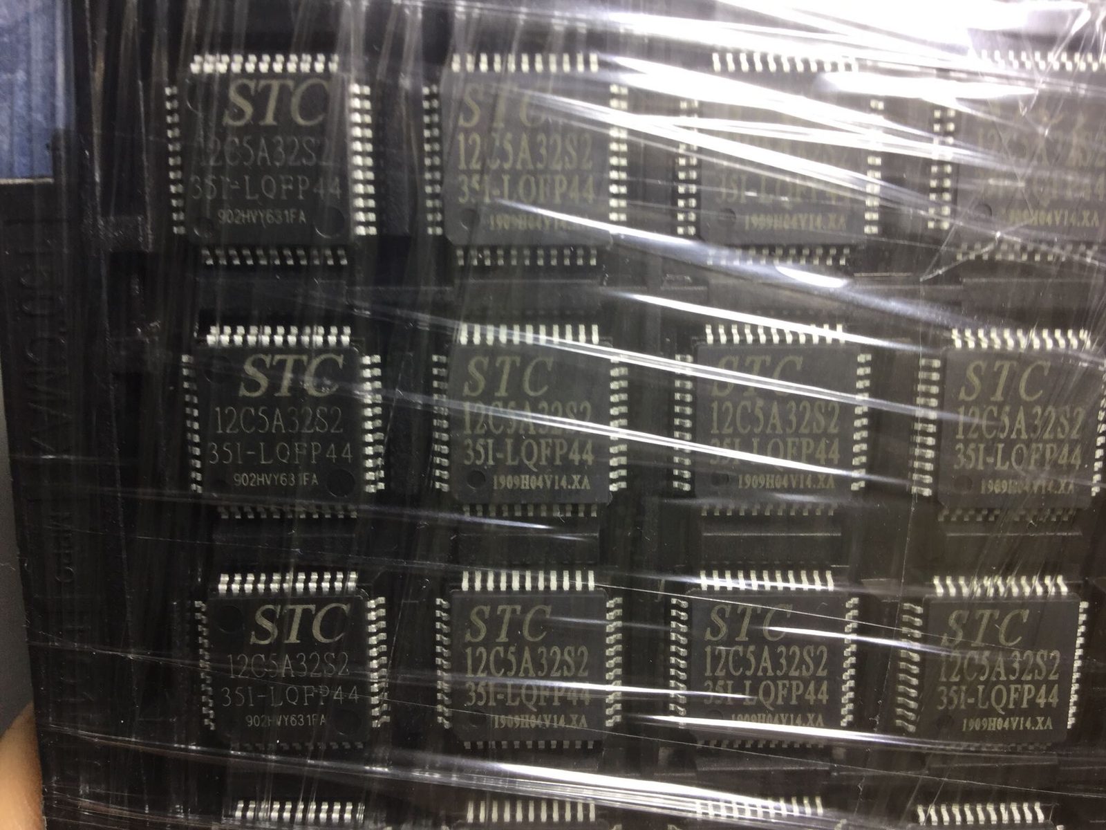 STC12C5A32S2-35I-LQFP44-2019