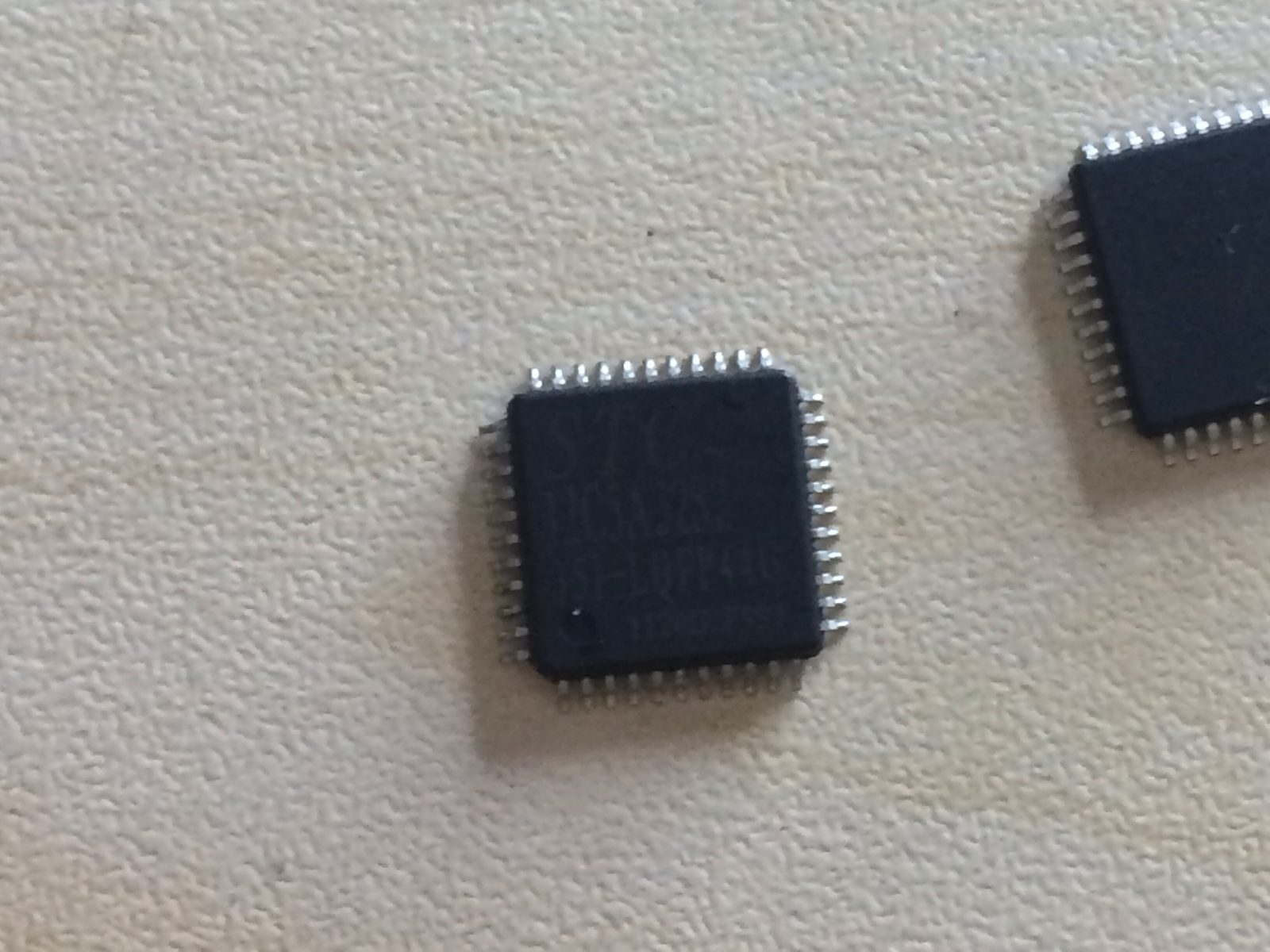stc12c5a32s2-qfp44