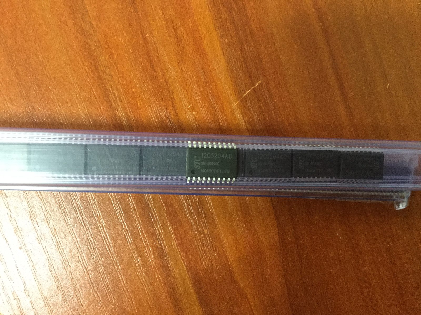 STC12C5204AD-35I-SOP20
