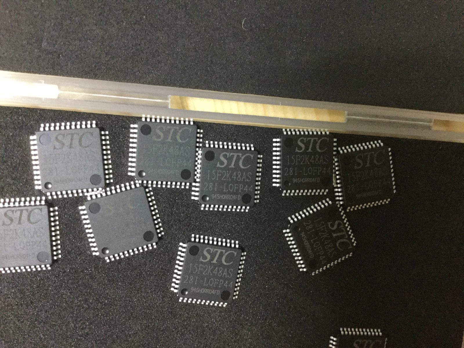 STC15F2K48AS-28I-LQFP44