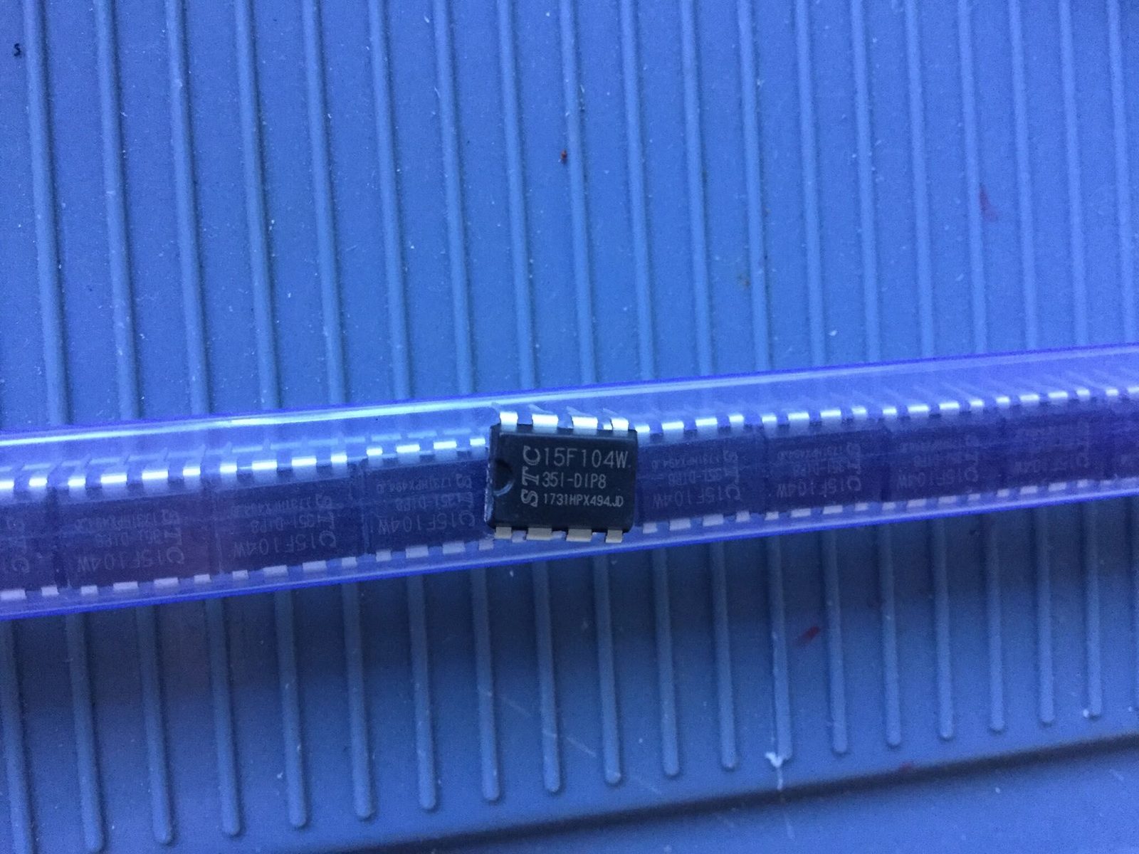 STC15F104W-DIP8
