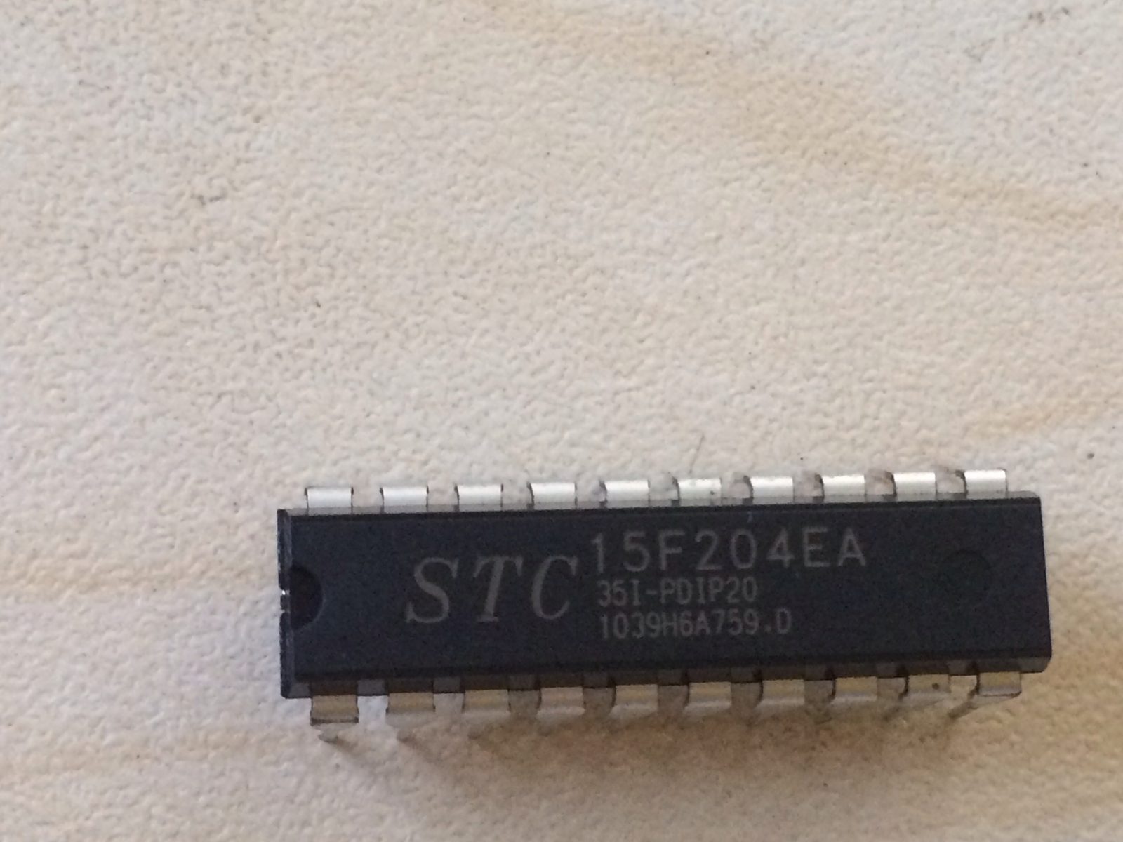 stc15f204ea-35i-dip20