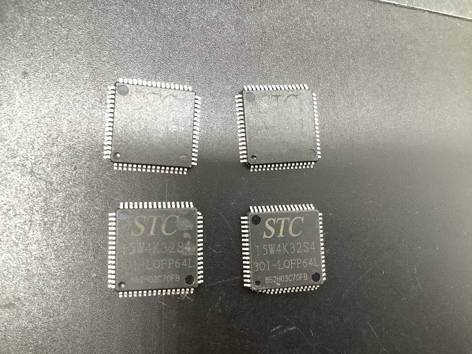 STC15W4K32S4-30I-LQFP64L
