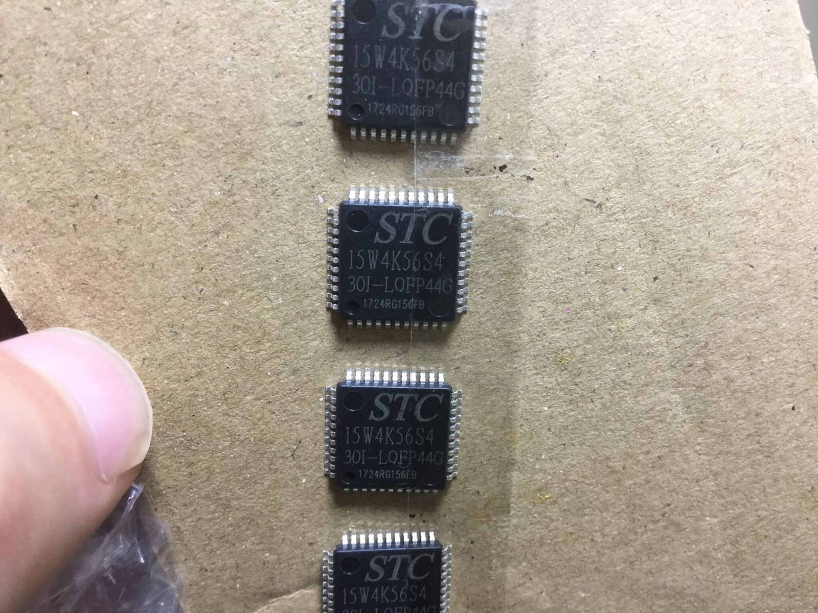 STC15W4K56S4-30I-LQFP44G